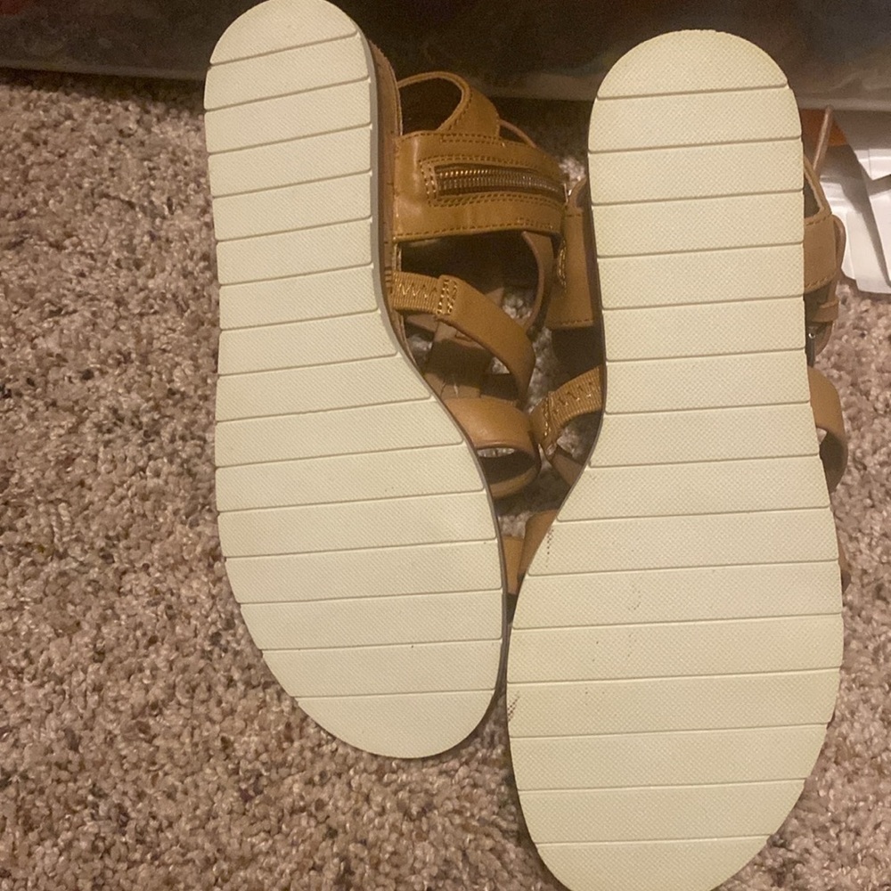 Girl sandals Used in great condition Dolce Vita - Picture 3 of 3